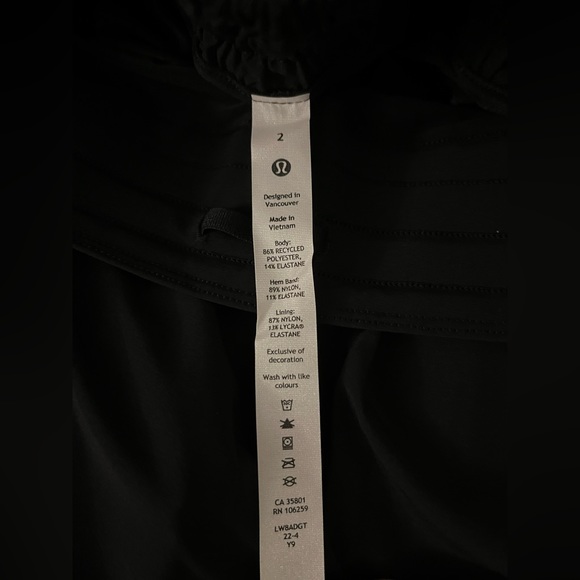 NWT Lululemon Hotty Hot Skirt - Picture 8 of 8